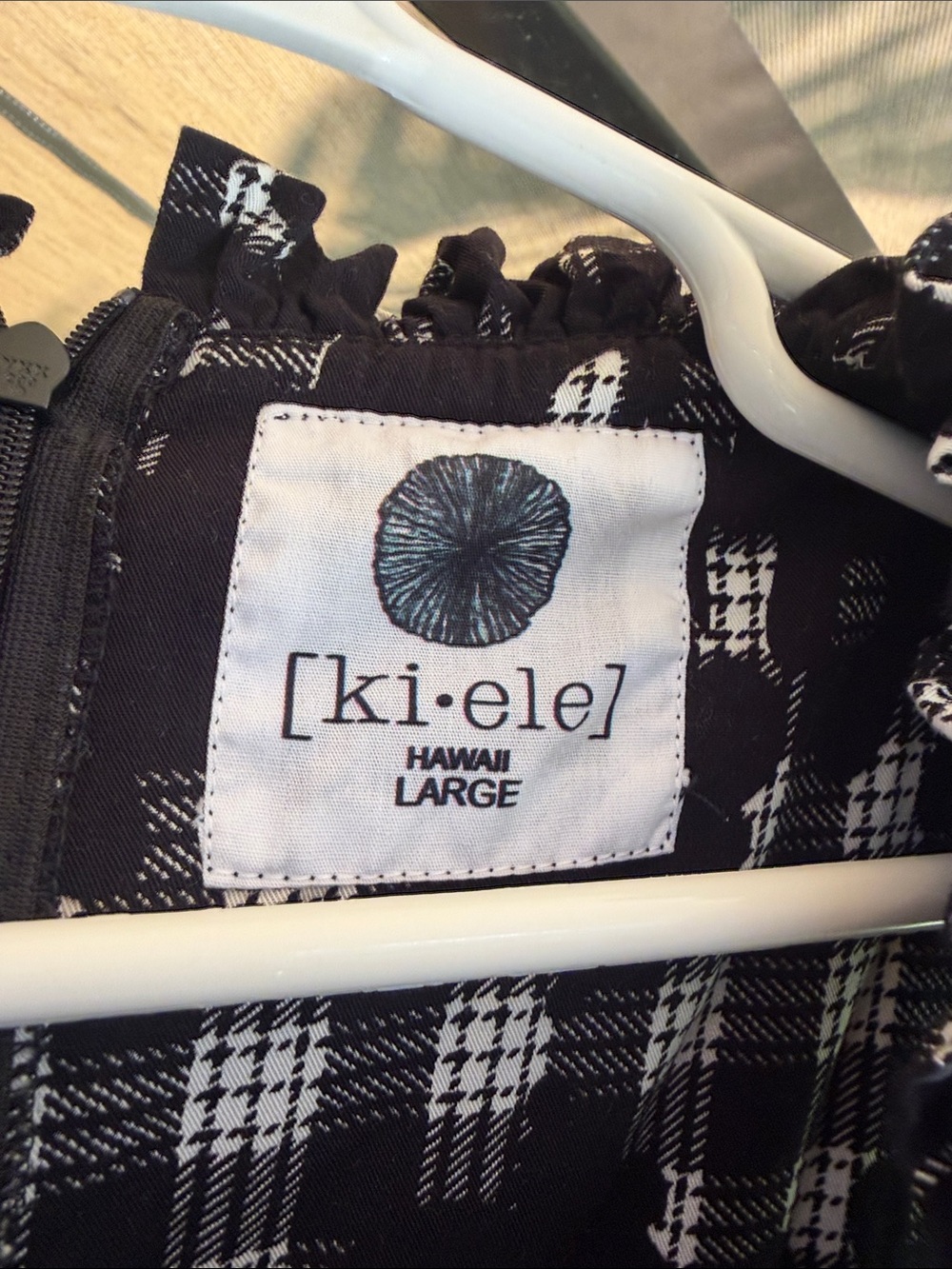 KIELE - KELANI VINTAGE HIBISCUS HAWAIIAN QUILT - Picture 5 of 7